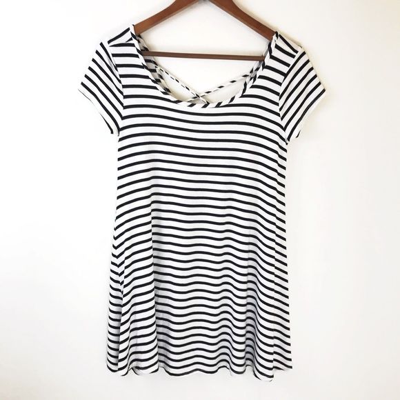 Socialite Cross Back Shift Dress Small Mini White Black Striped Short Trapeze - Picture 3 of 7